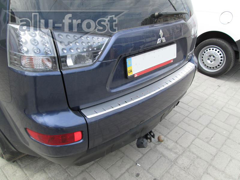 Накладка на задний бампер с загибом Alu-Frost для Mitsubishi Outlander XL 2007-20012 (шт.)