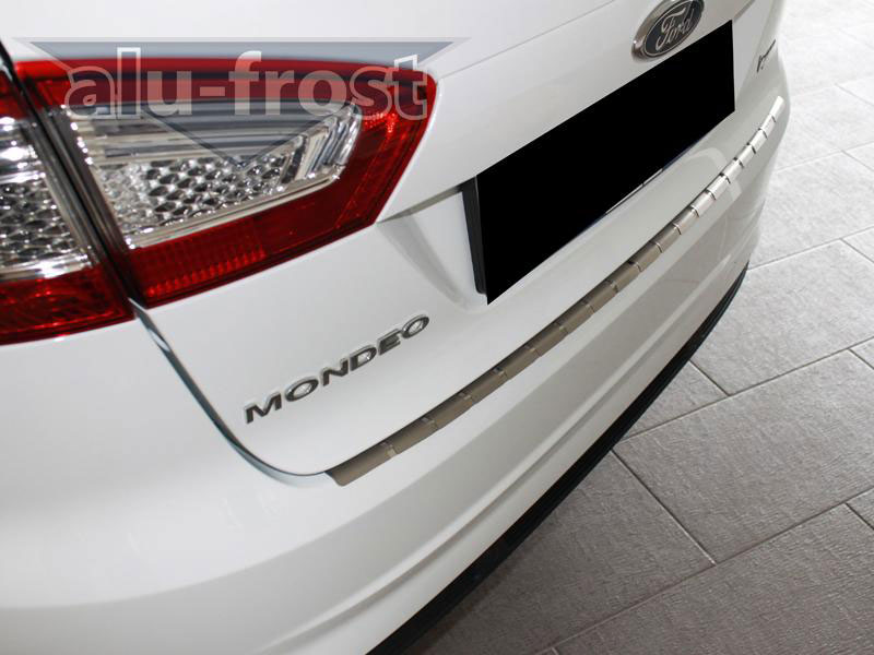 Накладка на задний бампер с загибом Alu-Frost для Ford Mondeo IV 4D/5D 2007+ (шт.)