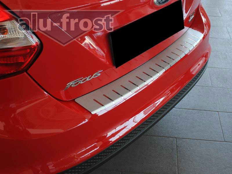 Накладка на задний бампер с загибом Alu-Frost для Ford Focus III 5D 2011+ (шт.)