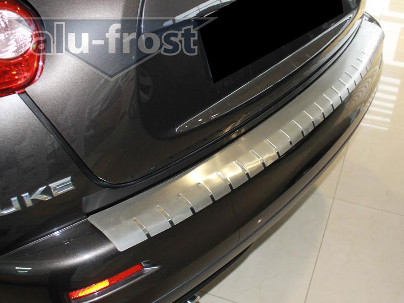 Накладка на задний бампер с загибом Alu-Frost для Nissan Juke (шт.)