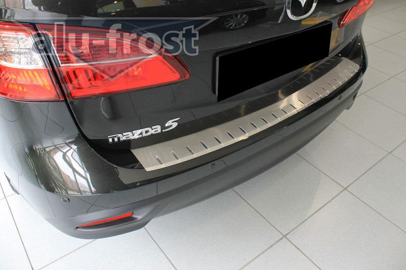 Накладка на задний бампер с загибом Alu-Frost для Mazda 5 2010+ (шт.)