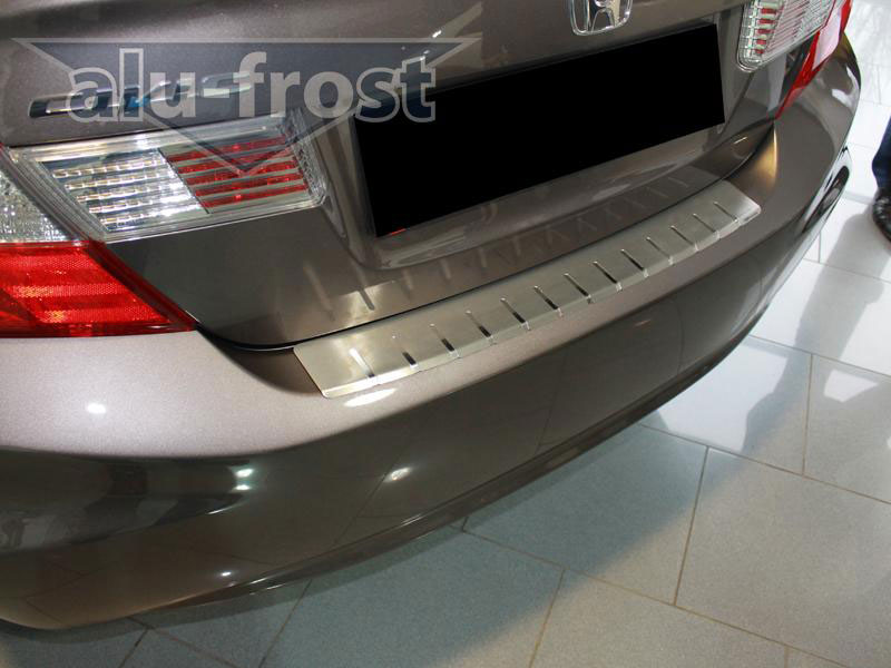 Накладка на задний бампер с загибом Alu-Frost для Honda Civic 4D 2012+ (шт.)