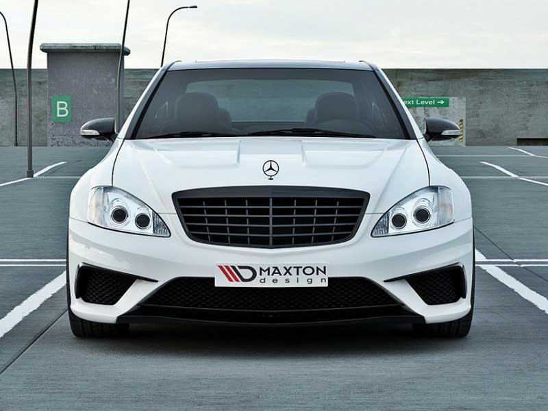 Комплект обвеса Mercedes W221 от производителя Maxton design.
В наборе:

- передний бампер

- задний бампер

- накладки на пороги (возможно изготовление на стандартную и длинную базу)

- широкие передние крылья

- расширители задних арок

- капот

материал: стекловолокно