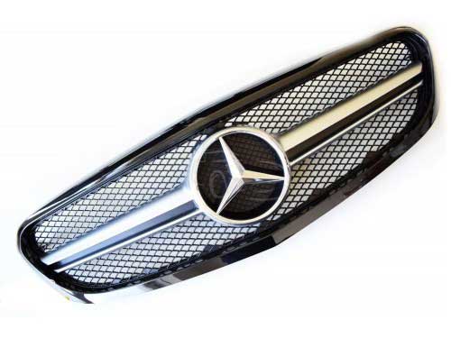 Решетка радиатора Mercedes W205 в стиле AMG C63 для моделей Classic и Exclusive
с 2014- года выпуска. Не подходит для версий Avantgarde и AMG-line.
Материал: ABS-пластик.
Цвет: рамка - черный металлик / серебряная матовая центральная полоса.
Оригинальная эмблема-звезда в комплекте.
