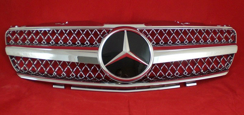Решетка радиатора Mercedes R230.
Для моделей: R230.
Год выпуска: 2001-2006.
Материал: ABS-пластик.
Цвет: хромированный.
В комплекте оригинальная эмблема-звезда (арт. A6388880086).
Не подходит для модели с дистроником