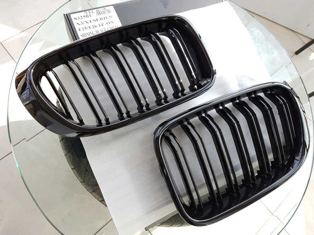 Решетка радиатора BMW X4 F26 (2014-2017).
Материал: ABS - пластик.
Цвет: черный глянцевый