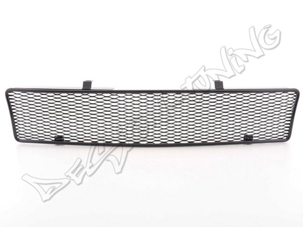 Решетка радиатора Audi 80 B3, стиль Kamei.
Год выпуска:  1986-1991.
Материал: металлическая
Цвет: черная