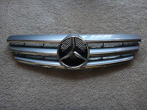 Решетка радиатора Mercedes W211 стиль AMG
Год выпуска: 2006-2009.
Материал: пластик.
Цвет: хром.
В комплекте идет оригинальный знак Mercedes!!!