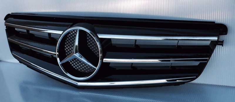 Решетка радиатора Mercedes W204
Год выпуска: 2007-2014
Материал: ABS-пластик
Цвет: черный/хром