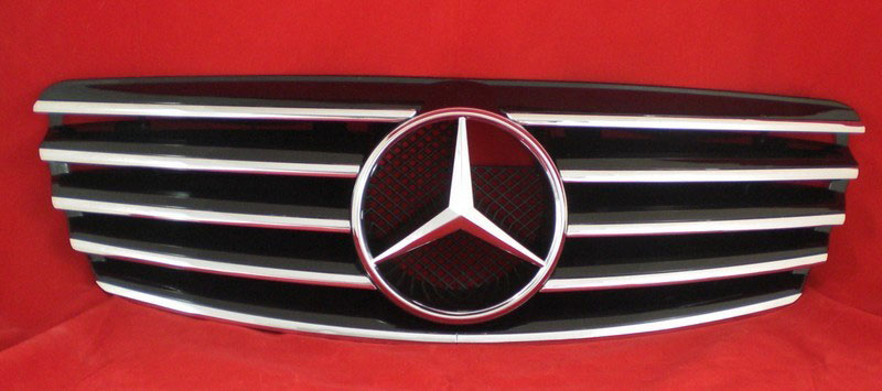 Решетка радиатора Mercedes W211 в AMG стиле.
Для дорестайлинговых моделей.
Год выпуска: 2002-2006.
Материал: ABS-пластик.
Цвет: черный с хром полосками.
В комплекте оригинальная эмблема-звезда (NO. A163 888 00 86)