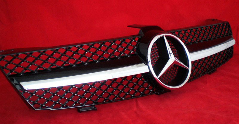 Решетка радиатора Mercedes W219 CLS в стиле AMG.
Год выпуска: 2004-2008.
Материал: ABS-пластик.
Цвет: черный с хромом.
Оригинальная эмблема-звезда (арт. А638 888 00 86) в комплекте
