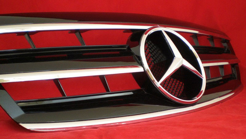 Решетка радиатора Mercedes W220 стиль AMG.
Для моделей: W220, S.
Год выпуска: 2002-2005.
Материал: ABS-пластик.
Цвет: черный с хромом.
Оригинальная эмблема-звезда (арт. А638 888 00 86) в комплекте