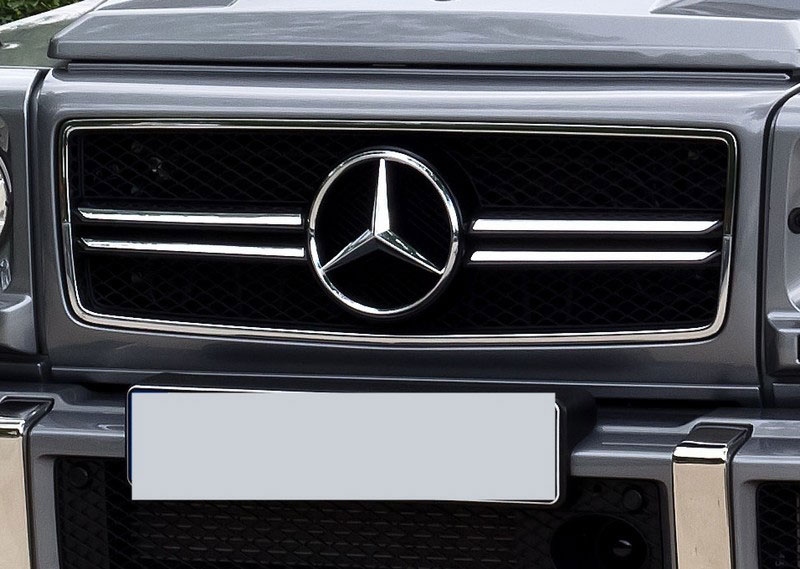 Решетка радиатора Mercedes W463.
Для моделей: W463, W462, W461.
Год выпуска: 1990-2014.
Материал: ABS-пластик.
Цвет: черный / хром.
Оригинальная эмблема-звезда (арт.А163 888 00 86) в комплекте!
