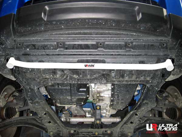 Nissan X Trail 2.0 08+ UltraRacing 2-Point Front Lower Tiebar