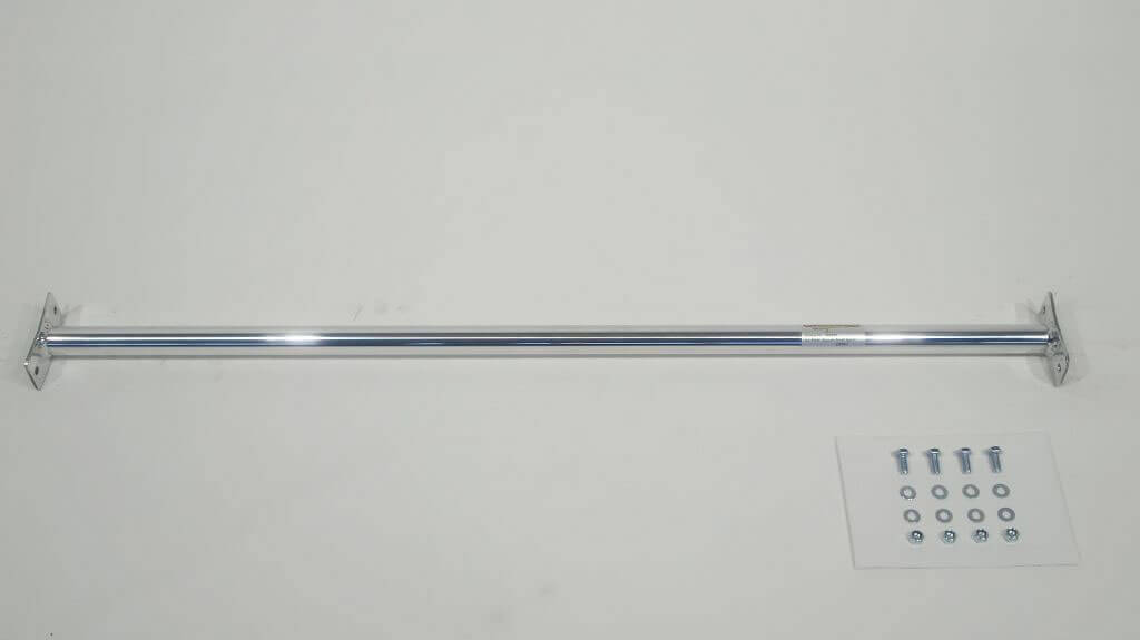 Rear strut bar aluminium Suzuki Swift Sport ( 2005) Односоставная  растяжка стоек устанавливается с помощью винтов в промежуточном положениию соответствующие отверстия должны быть просверлены.