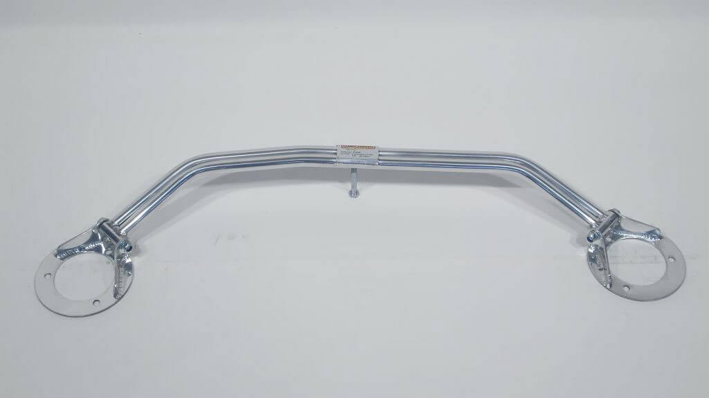 Front strut bar aluminum for Toyota Supra Turbo 3,0i ( 06/93) Трехсоставная растяжка стоек крепится к существующим креплениям чашки стоек.