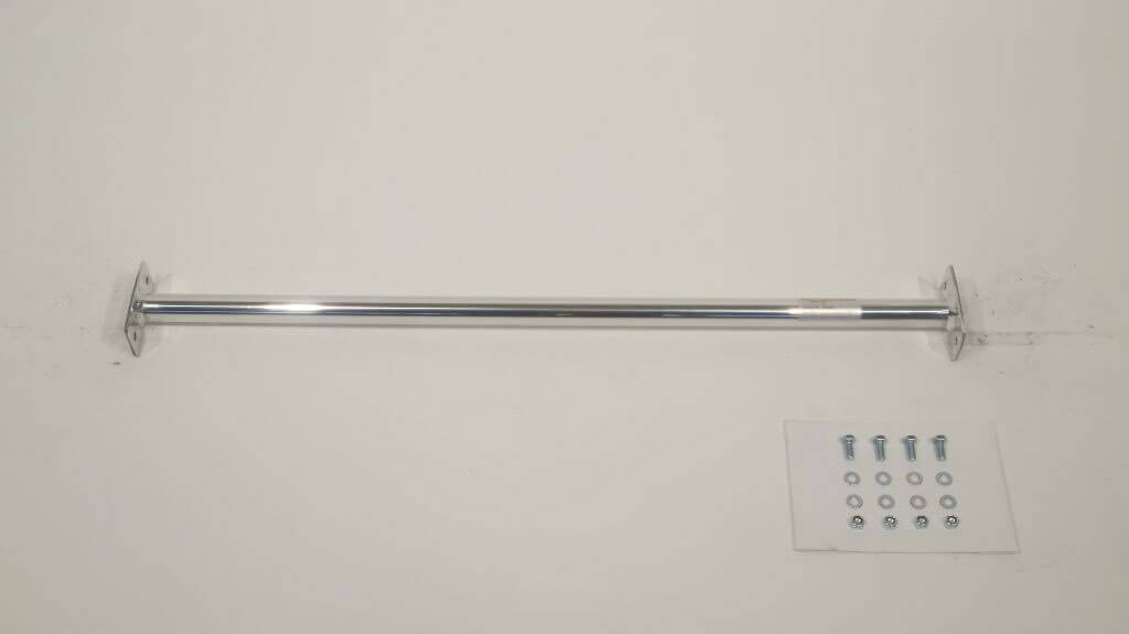 Rear strut bar aluminium for Toyota Starlet ( 91) Односоставная  растяжка стоек устанавливается с помощью винтов в промежуточном положениию соответствующие отверстия должны быть просверлены.